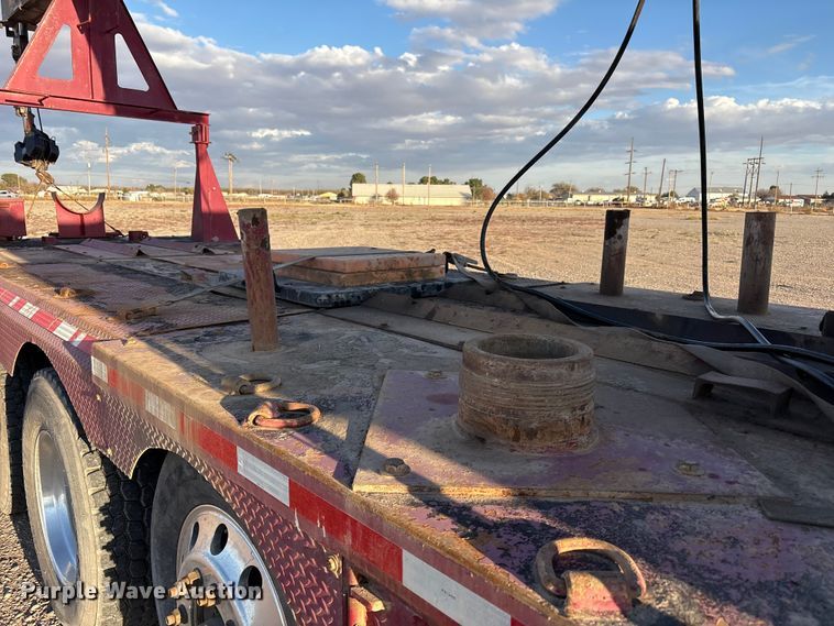 image for item EU4715 2011 Peterbilt 365 crane truck