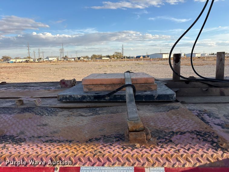 image for item EU4715 2011 Peterbilt 365 crane truck