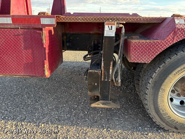 image for item EU4715 2011 Peterbilt 365 crane truck