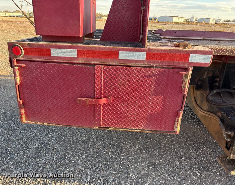 image for item EU4715 2011 Peterbilt 365 crane truck