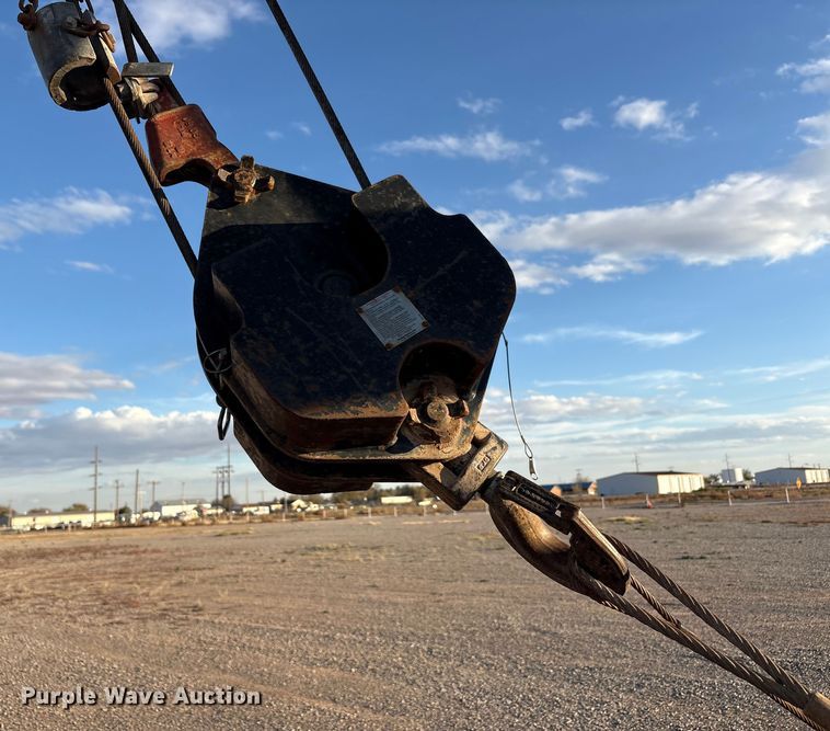 image for item EU4715 2011 Peterbilt 365 crane truck