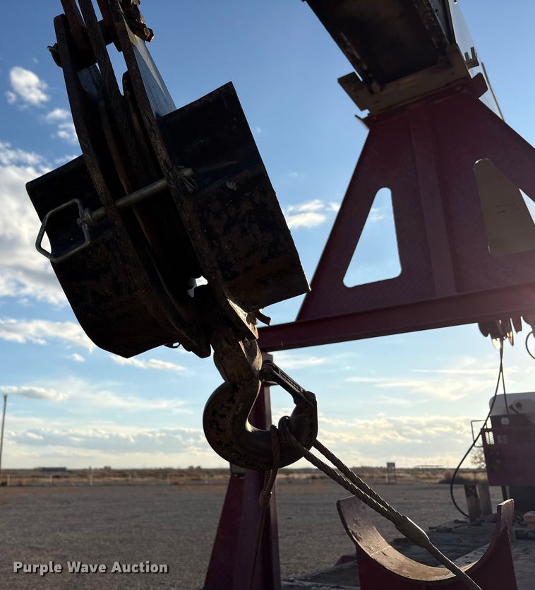 image for item EU4715 2011 Peterbilt 365 crane truck