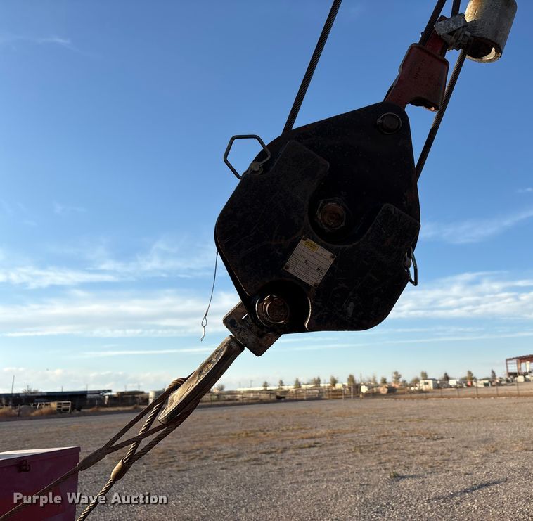 image for item EU4715 2011 Peterbilt 365 crane truck