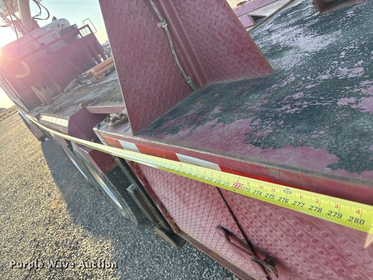 image for item EU4715 2011 Peterbilt 365 crane truck