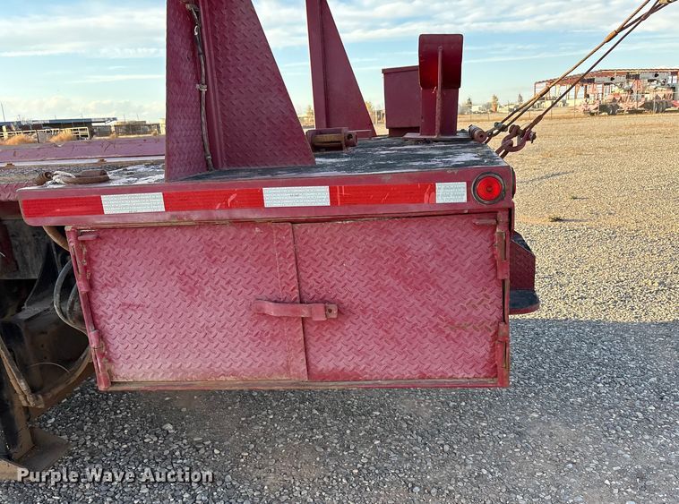 image for item EU4715 2011 Peterbilt 365 crane truck