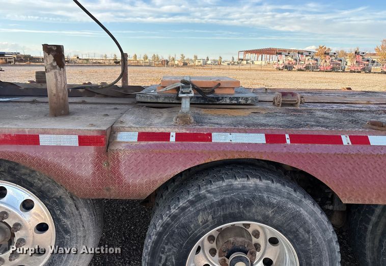 image for item EU4715 2011 Peterbilt 365 crane truck