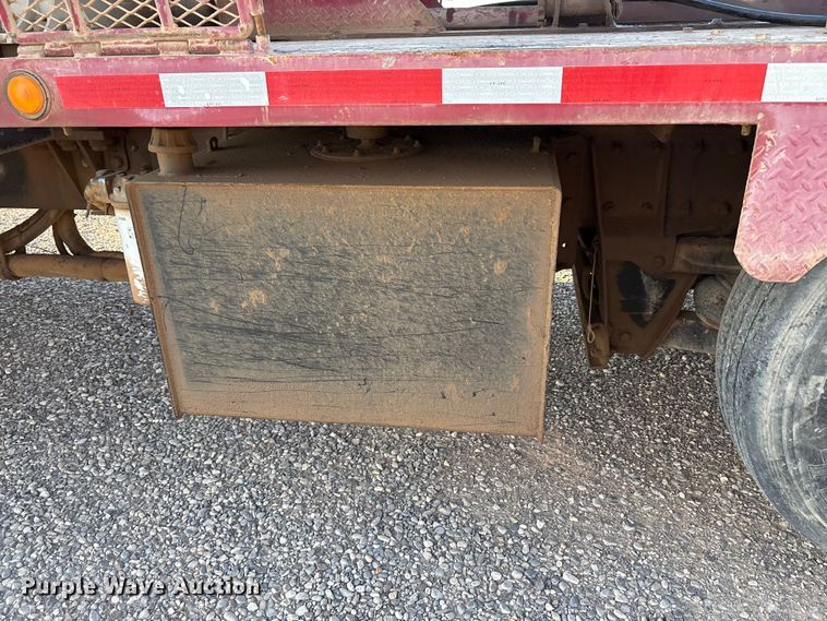 image for item EU4715 2011 Peterbilt 365 crane truck