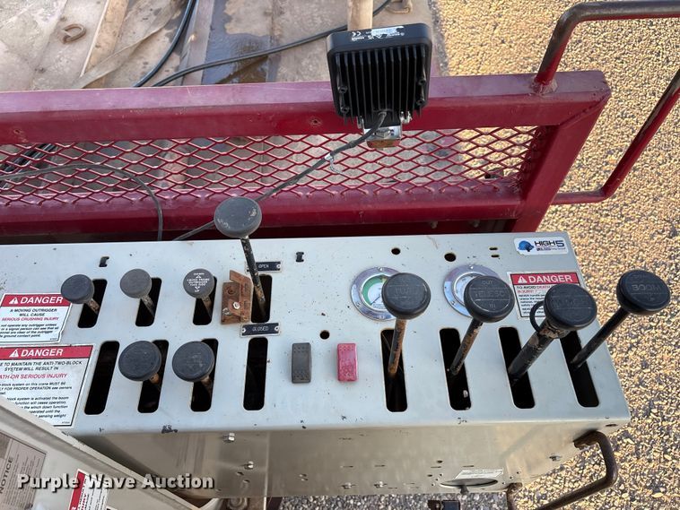 image for item EU4715 2011 Peterbilt 365 crane truck