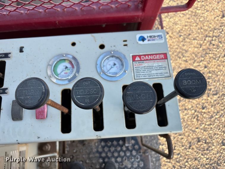 image for item EU4715 2011 Peterbilt 365 crane truck