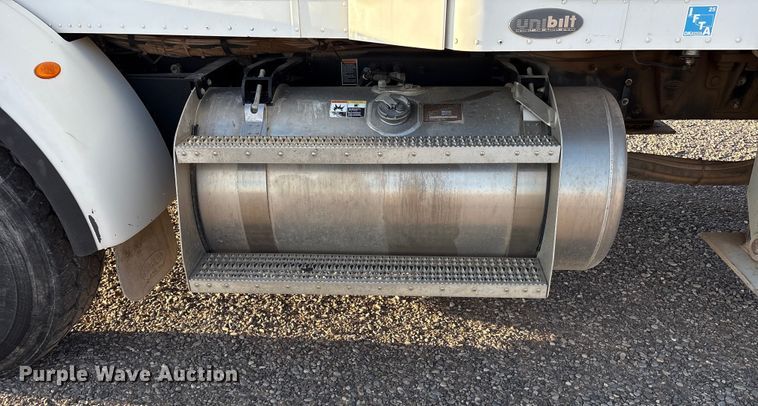 image for item EU4715 2011 Peterbilt 365 crane truck