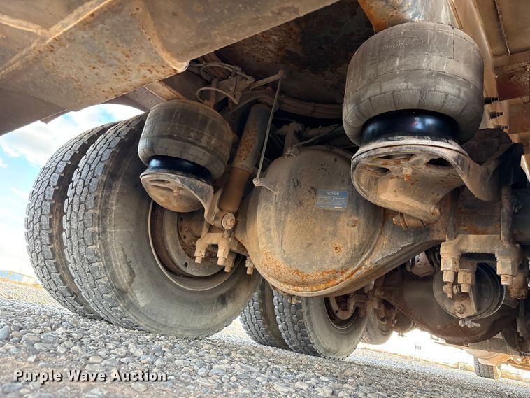 image for item EU4715 2011 Peterbilt 365 crane truck