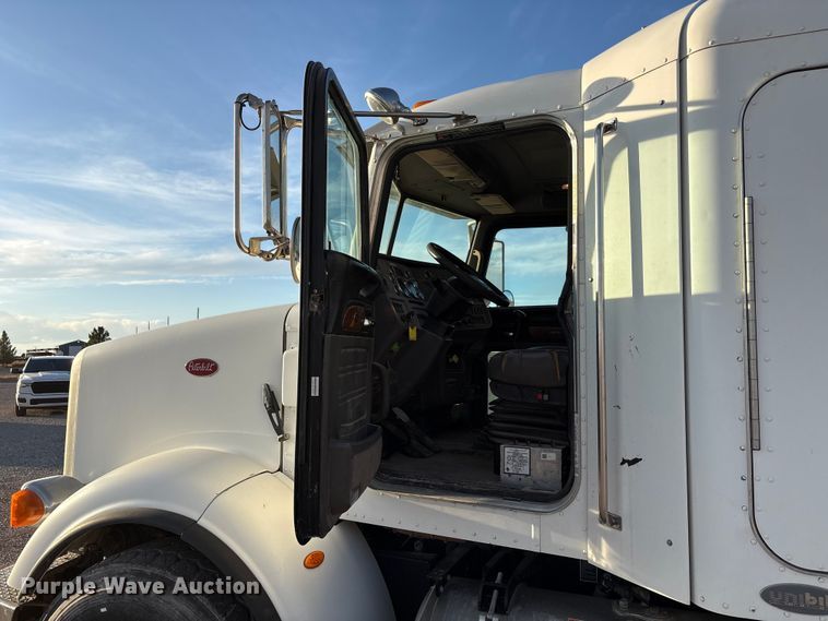 image for item EU4715 2011 Peterbilt 365 crane truck