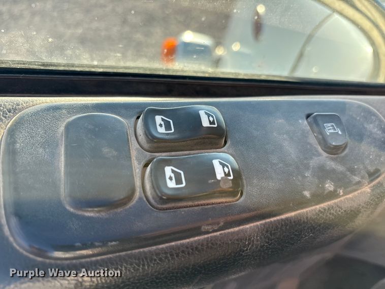 image for item EU4715 2011 Peterbilt 365 crane truck