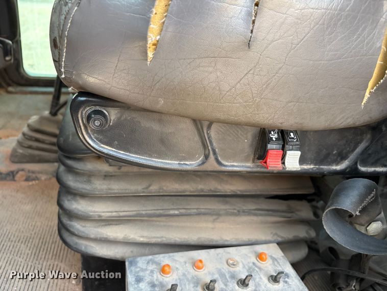 image for item EU4715 2011 Peterbilt 365 crane truck