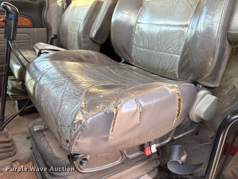 image for item EU4715 2011 Peterbilt 365 crane truck