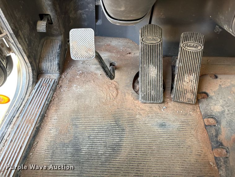 image for item EU4715 2011 Peterbilt 365 crane truck