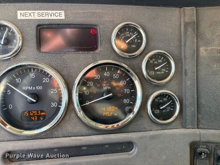 image for item EU4715 2011 Peterbilt 365 crane truck