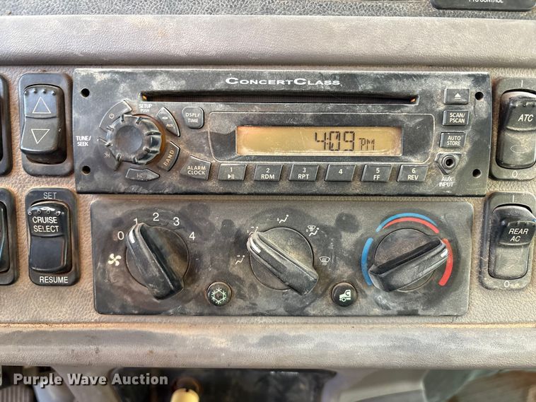 image for item EU4715 2011 Peterbilt 365 crane truck