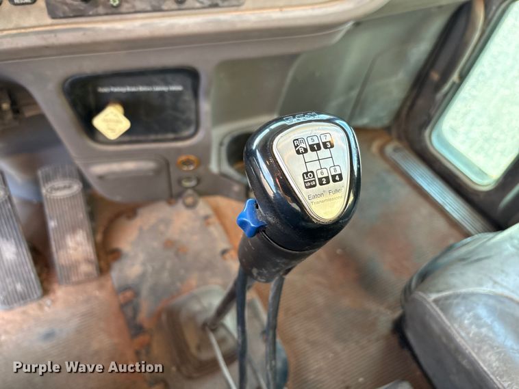 image for item EU4715 2011 Peterbilt 365 crane truck