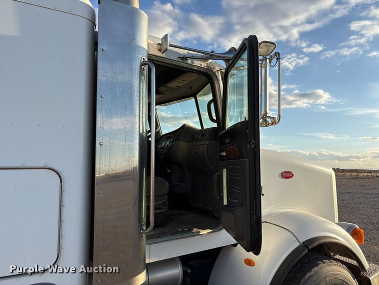 image for item EU4715 2011 Peterbilt 365 crane truck