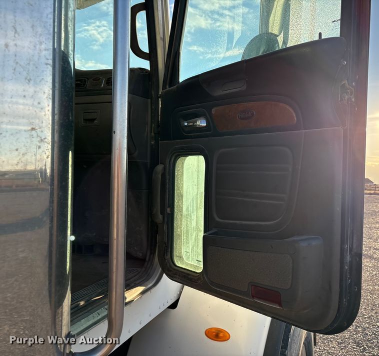 image for item EU4715 2011 Peterbilt 365 crane truck