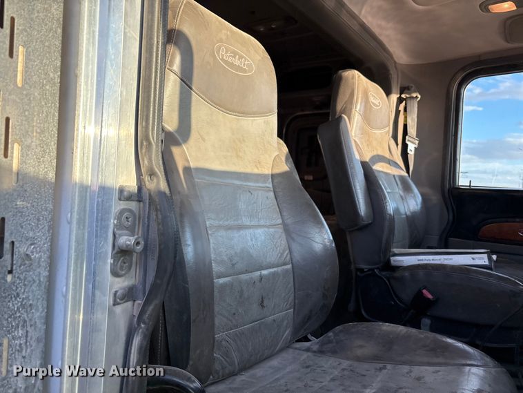 image for item EU4715 2011 Peterbilt 365 crane truck