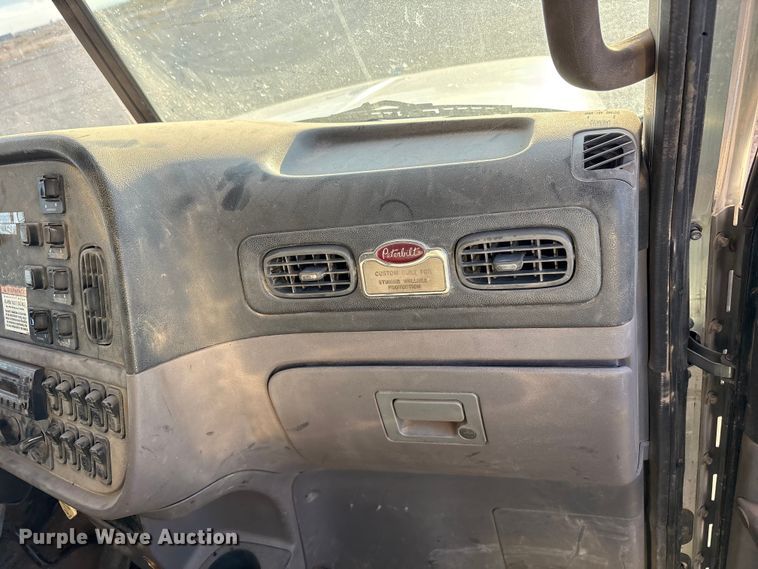 image for item EU4715 2011 Peterbilt 365 crane truck