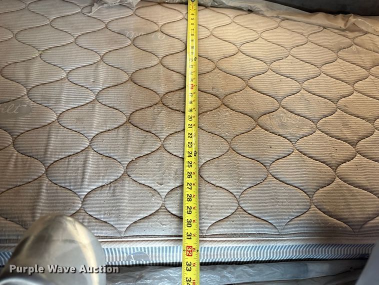 image for item EU4715 2011 Peterbilt 365 crane truck