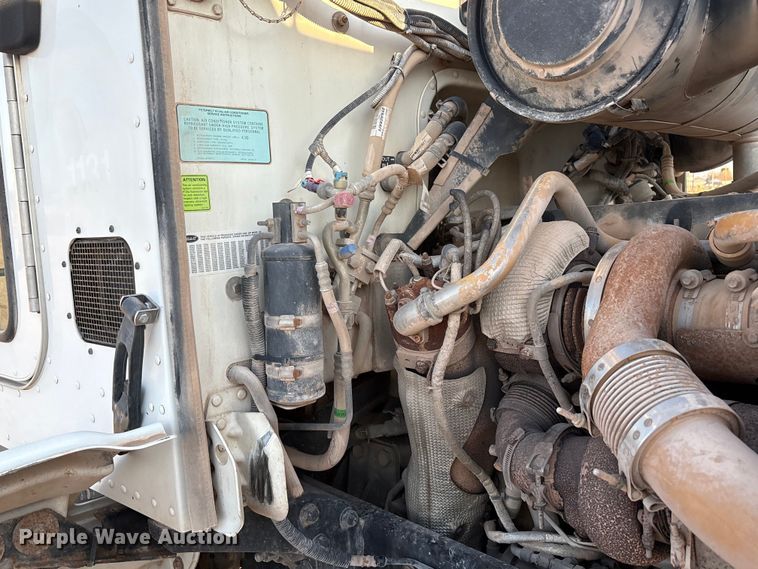 image for item EU4715 2011 Peterbilt 365 crane truck