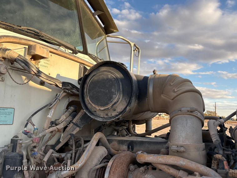 image for item EU4715 2011 Peterbilt 365 crane truck