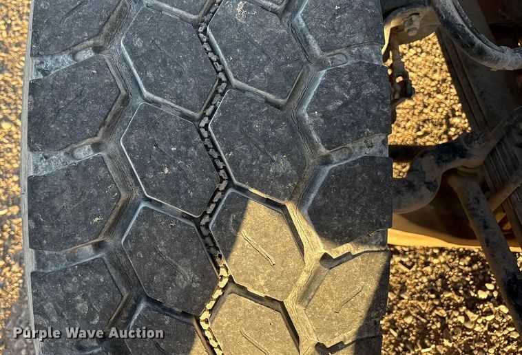 image for item EU4715 2011 Peterbilt 365 crane truck