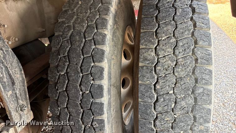 image for item EU4715 2011 Peterbilt 365 crane truck