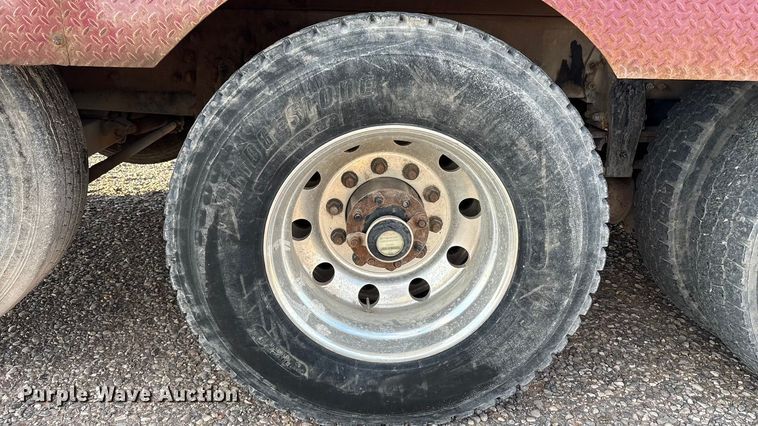 image for item EU4715 2011 Peterbilt 365 crane truck