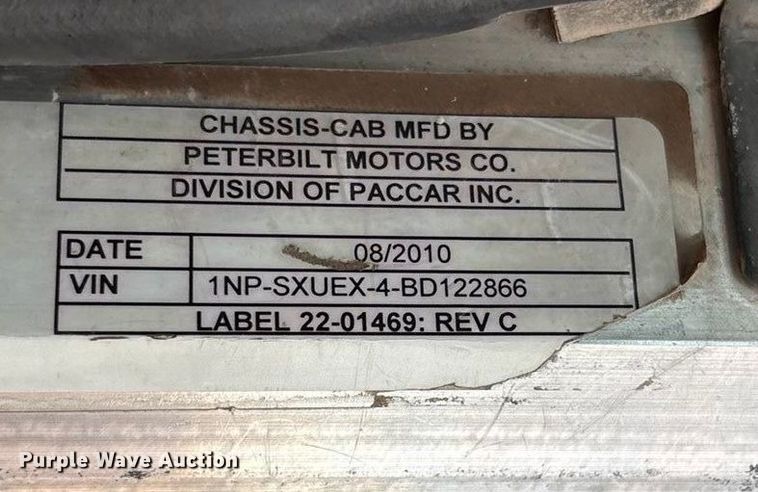 image for item EU4715 2011 Peterbilt 365 crane truck