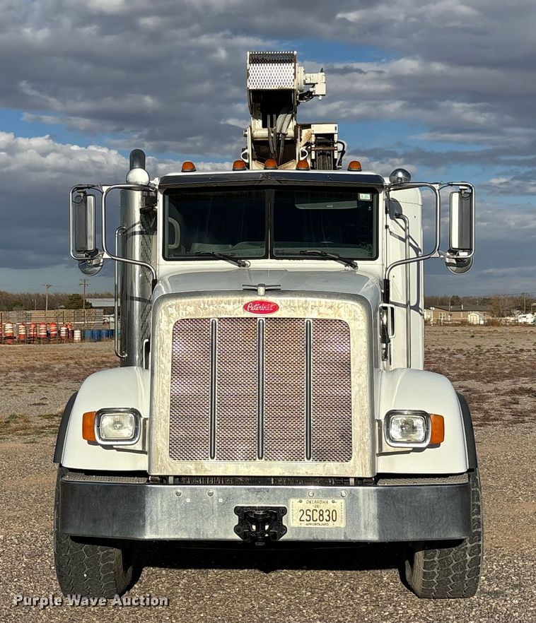 image for item EU4716 2013 Peterbilt 365 crane truck