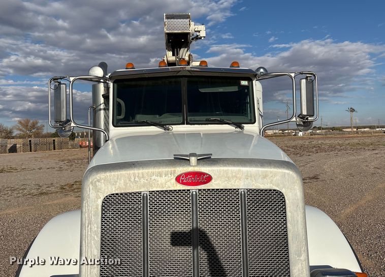 image for item EU4716 2013 Peterbilt 365 crane truck