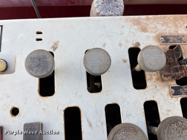 image for item EU4716 2013 Peterbilt 365 crane truck