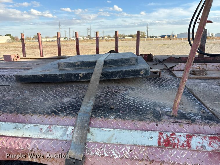 image for item EU4716 2013 Peterbilt 365 crane truck