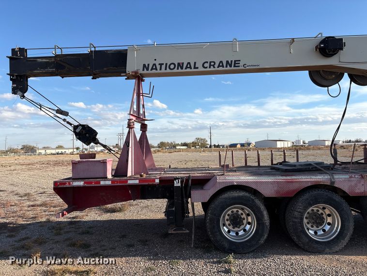 image for item EU4716 2013 Peterbilt 365 crane truck
