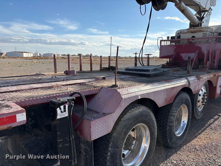 image for item EU4716 2013 Peterbilt 365 crane truck