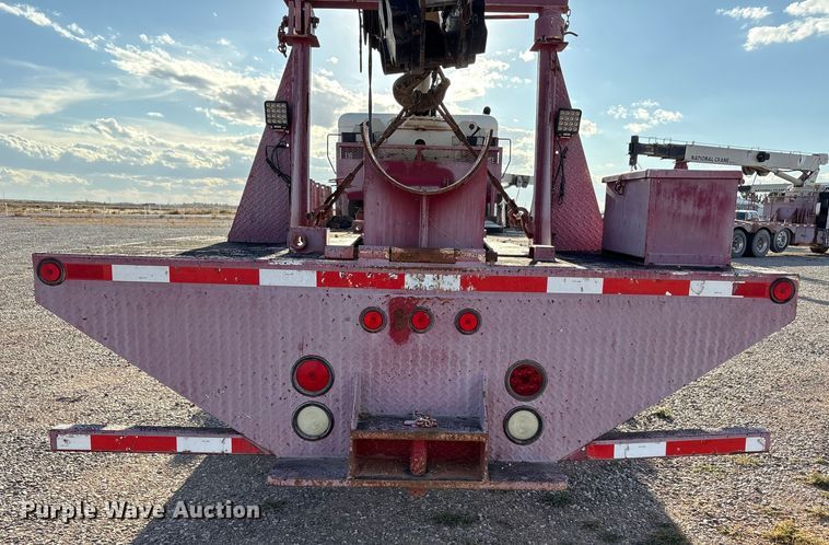 image for item EU4716 2013 Peterbilt 365 crane truck