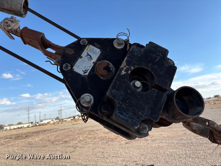 image for item EU4716 2013 Peterbilt 365 crane truck