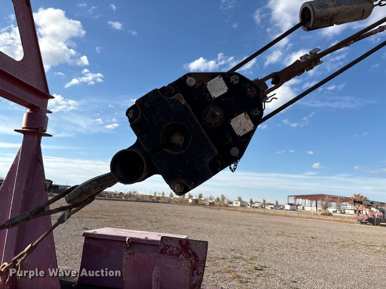 image for item EU4716 2013 Peterbilt 365 crane truck