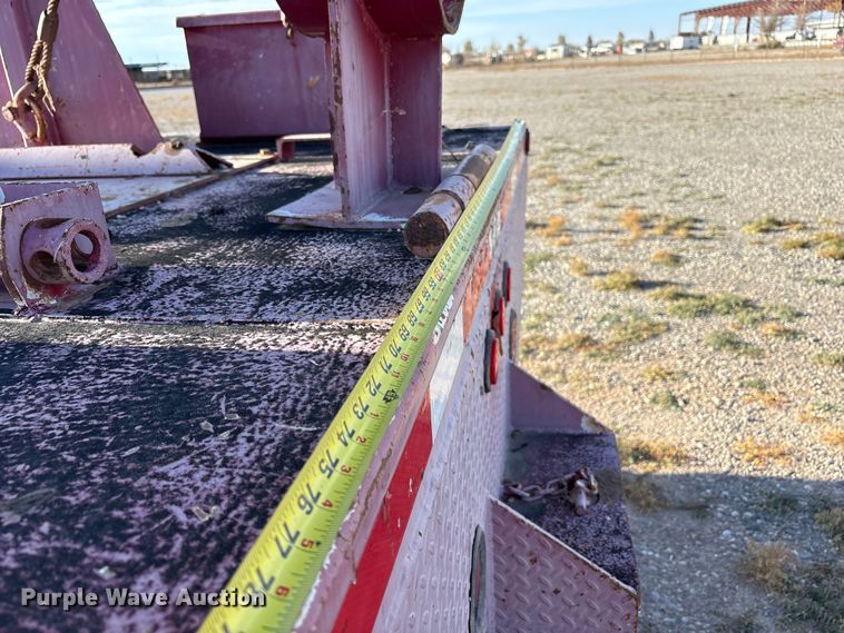 image for item EU4716 2013 Peterbilt 365 crane truck