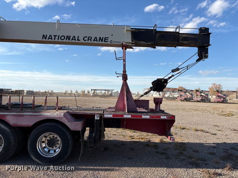 image for item EU4716 2013 Peterbilt 365 crane truck