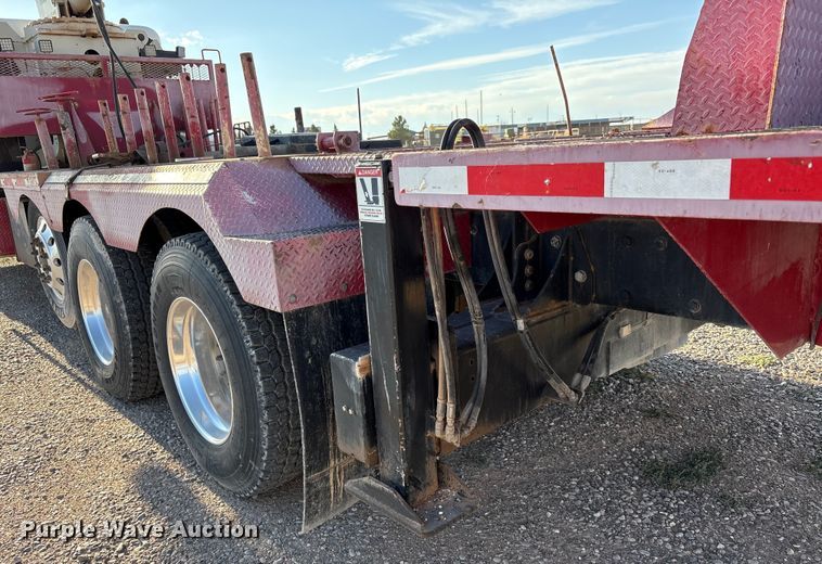 image for item EU4716 2013 Peterbilt 365 crane truck