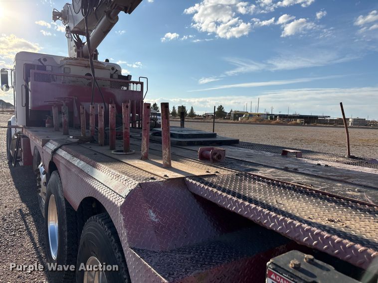 image for item EU4716 2013 Peterbilt 365 crane truck