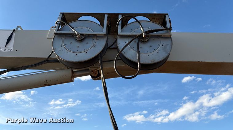 image for item EU4716 2013 Peterbilt 365 crane truck