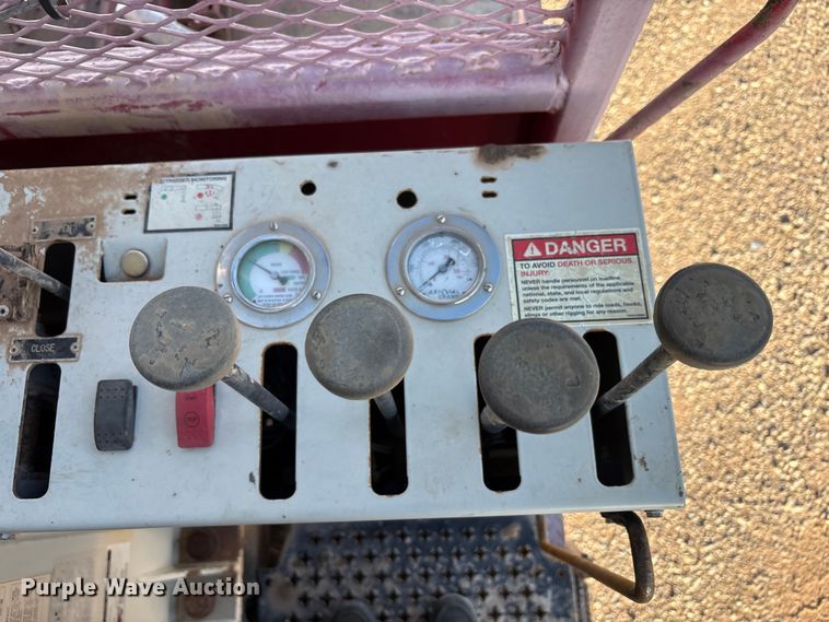 image for item EU4716 2013 Peterbilt 365 crane truck