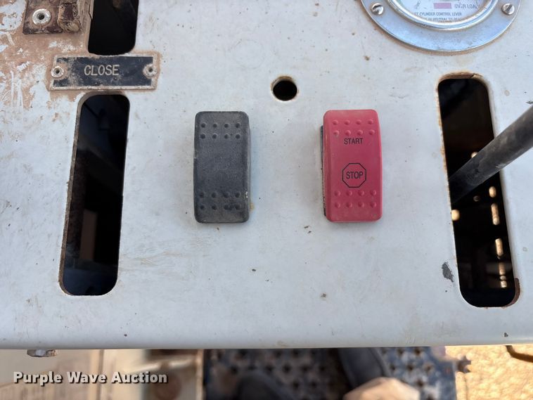 image for item EU4716 2013 Peterbilt 365 crane truck